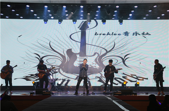 晚会现场 (2).jpg