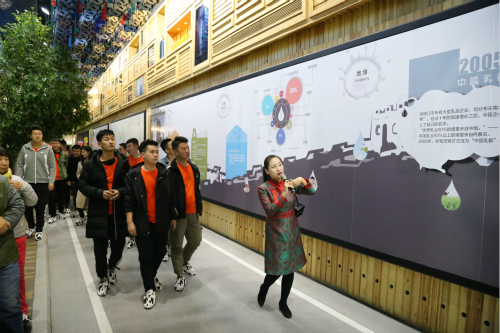 活动现场 (7)_meitu_8.jpg