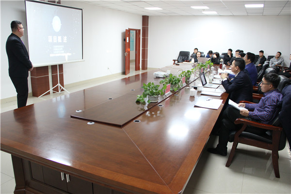 答辩会现场2.jpg