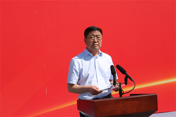 和林格尔新区党工委副书记、管委会主任朱建国支持奠基仪式.jpg