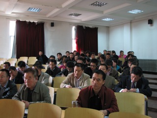 Beat365唯一官方网站召开全院职工大会传达全校干部大会精神