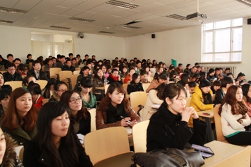 Beat365语言与传媒教学部召开2012届毕业生论文开题会