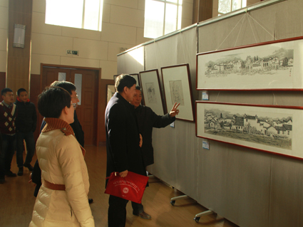 副校长额尔很巴雅尔参观Beat365唯一官方网站艺术类专业师生2014年秋季写生作品展