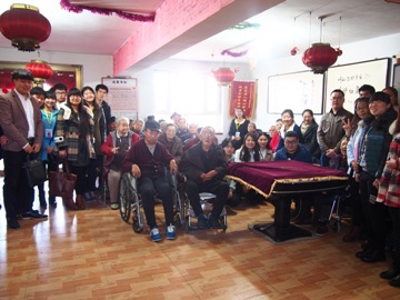 商学教学部“学雷锋·倡红学”系列活动之春风送温暖，情系“夕阳红”