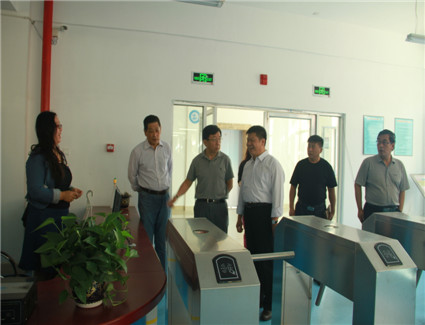 院领导深入基层检查开学准备工作及学生报到情况