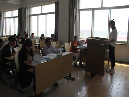 商学教学部2016届毕业论文答辩圆满结束