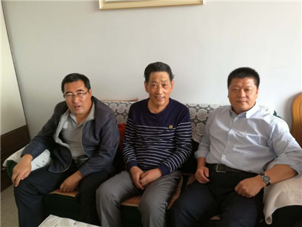 院领导看望慰问生病教职工