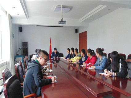 信息工程教学部学生党支部召开全体党员会议