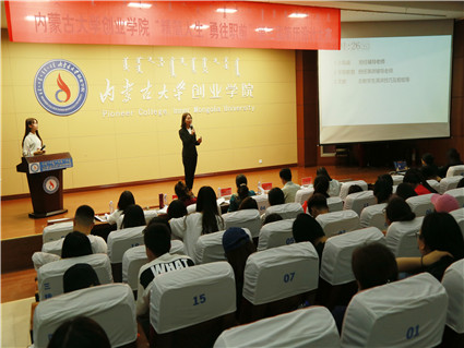 Beat365“精简人生，勇往职前”——第三届大学生简历设计大赛成功举办